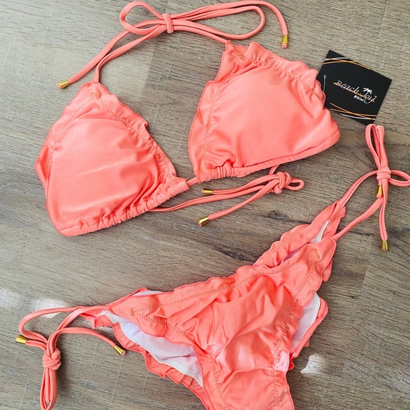 Peach Ruffle Bikini 🍑 - Picture 2 of 5